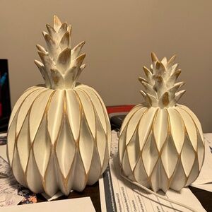 Set of 2 White Distressed Pineapple Decor | Farmhouse Coastal Style